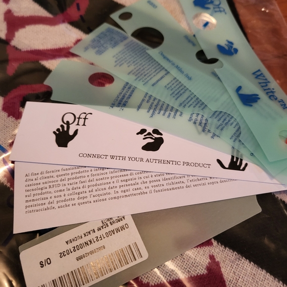 Off-White Diagonal Scarf - Picture 5 of 6